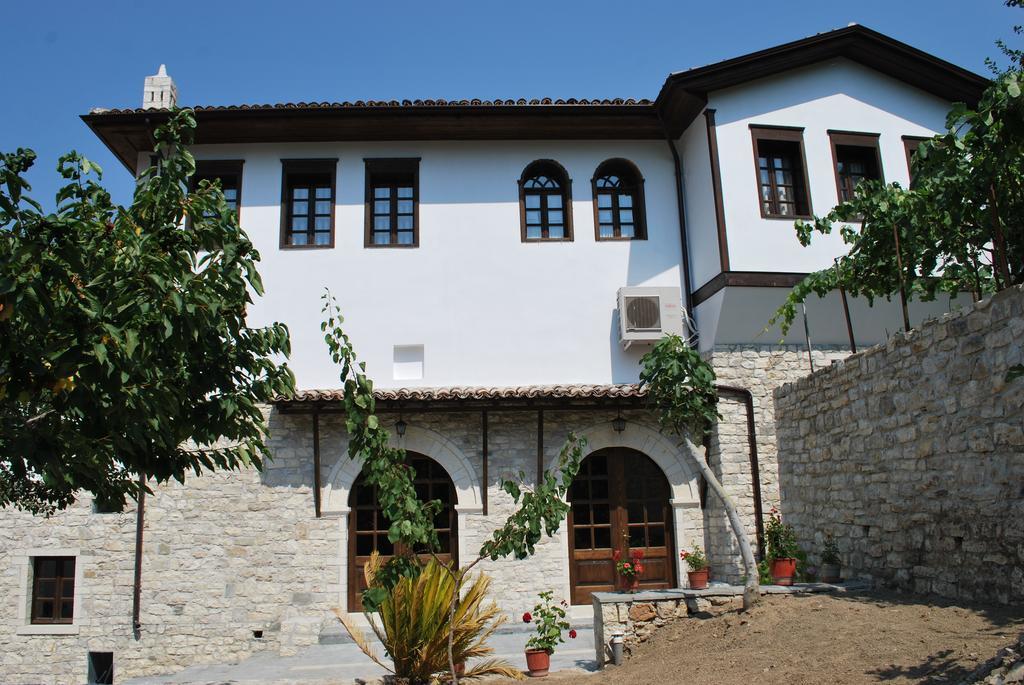 Boutique Hotel Muzaka Berat Dış mekan fotoğraf