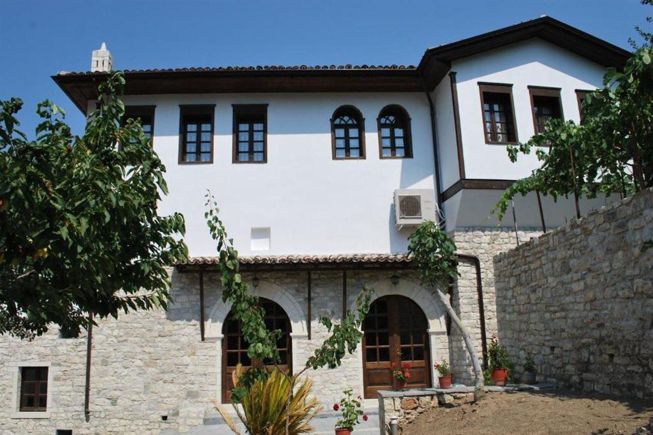 Boutique Hotel Muzaka Berat Dış mekan fotoğraf