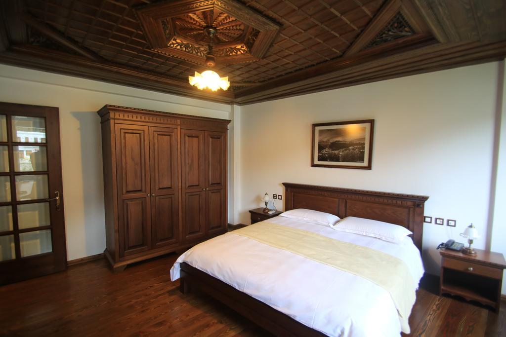 Boutique Hotel Muzaka Berat Dış mekan fotoğraf